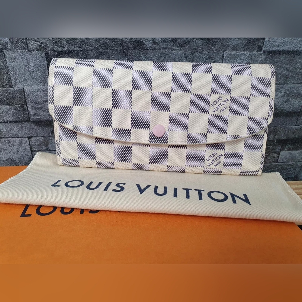 Louis Vuitton Emilie Wallet